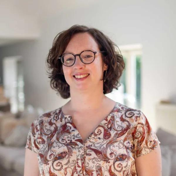 Uroloog en osteopaat dr. Barbara Ysebaert richt zich op bekkenbodemproblematiek bij\nmannen, vrouwen en kinderen.