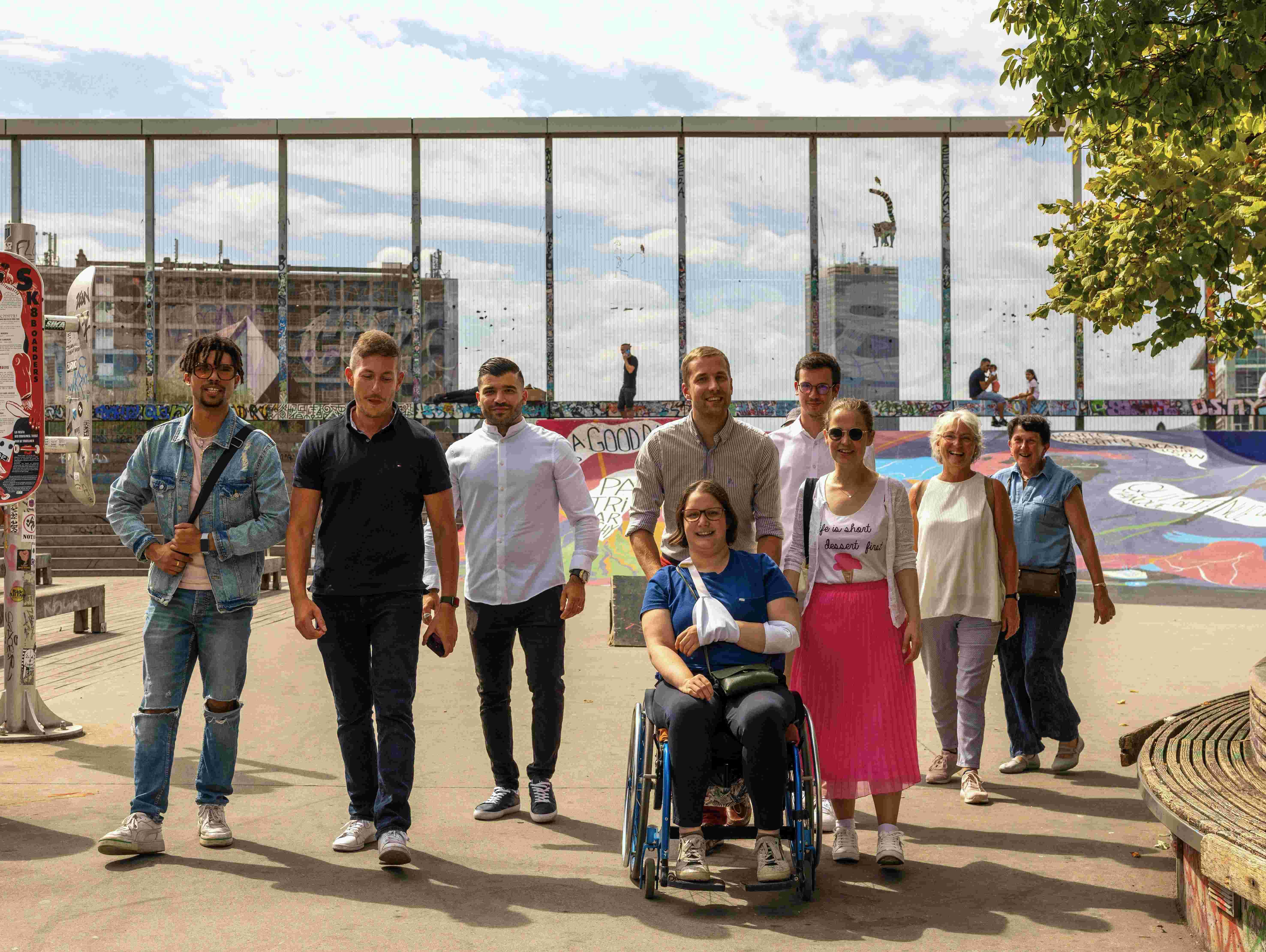 ClassContact - connecte les enfants malades à leur classe pour que la maladie n\\\'écarte pas l\\\'enfant malade de sa classe.