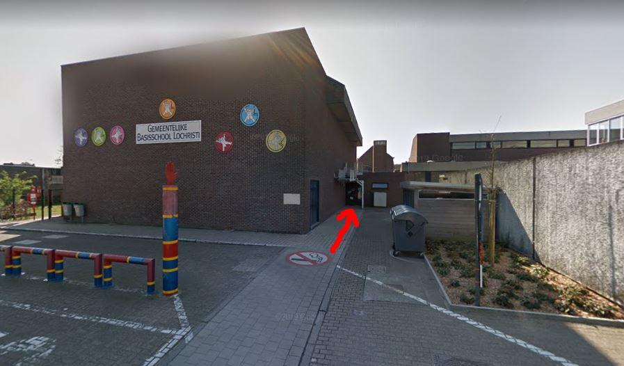 Rode pijl = ingang