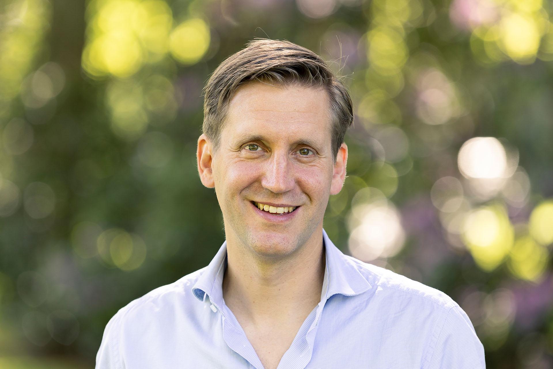 Dr. Frederik Peeters