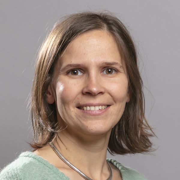 Dr. M. De Vos Dr. M. De Vos