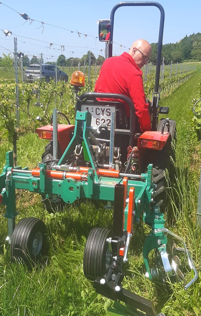 maaien en schoffelen ten gaerde maaien en schoffelen