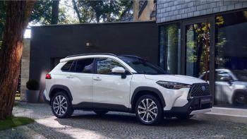 De compleet nieuwe Toyota Corolla Cross biedt u en uw gezin alles wat u nodig hebt voor de onvoorspelbare wendingen van het gezinsleven.