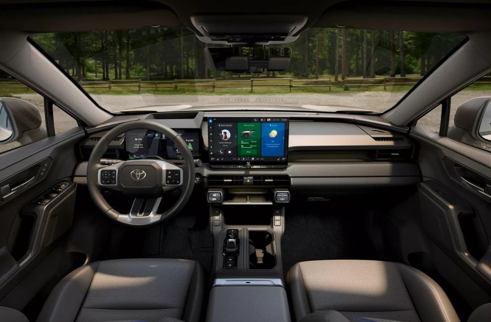 Veilig, ruim en veelzijdig, de nieuwe RAV4 is het complete pakket. Verkrijgbaar als hybride of plug-inhybride en klaar voor elk avontuur.