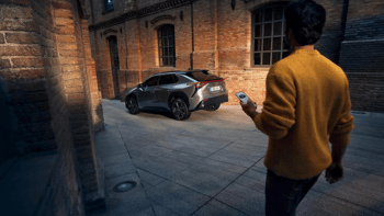 De Toyota bZ4X wijst de weg voor de elektrische generatie. Een krachtig en dynamisch SUV-design in combinatie met de beste vierwielaandrijving en een uitstekende elektrische actieradius.
