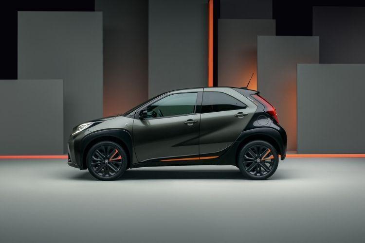 Aygo X | Toyota Vernaillen Ninove De Toyota Aygo X komt eraan in 2022