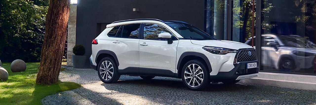 Toyota Corolla Cross | Toyota Vernaillen Ninove De Toyota Corolla Cross is tot en met 31 januari 2024 te koop bij autogarage Vernaillen in Ninove met 3.500 euro voordeel