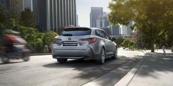 De nieuwe stijlvolle en zuinige Corolla Touring Sports staat voor puur rijplezier en is een icoon van de moderne tijd.