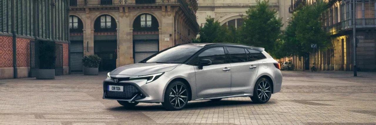 Toyota Corolla Touring Sports | Toyota Vernaillen Ninove De Toyota Corolla Touring Sports hybride is tot en met 31 januari 2023 te koop bij autogarage Vernaillen in Ninove voor de prijs van een benzine
